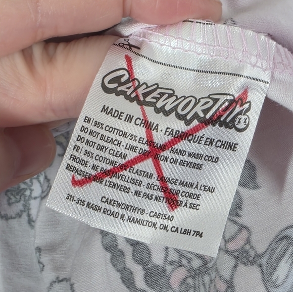 Cakeworthy x Bratz Pink AOP Cropped Pajama Shorts Size 4XL - Picture 6 of 7